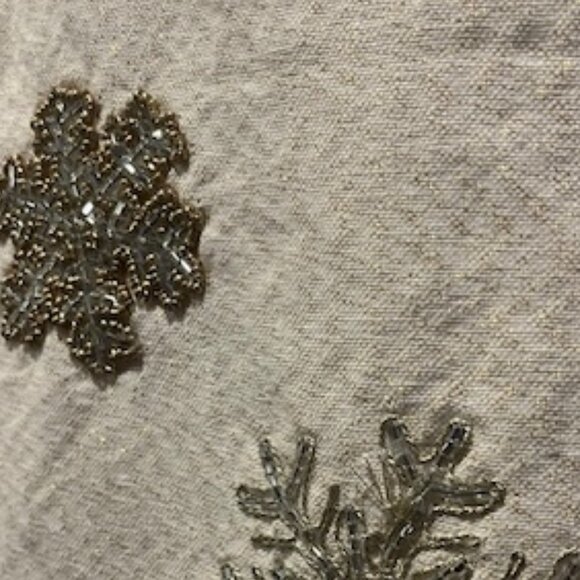 NWT Tahari Home beaded Holiday table runner - Picture 4 of 5